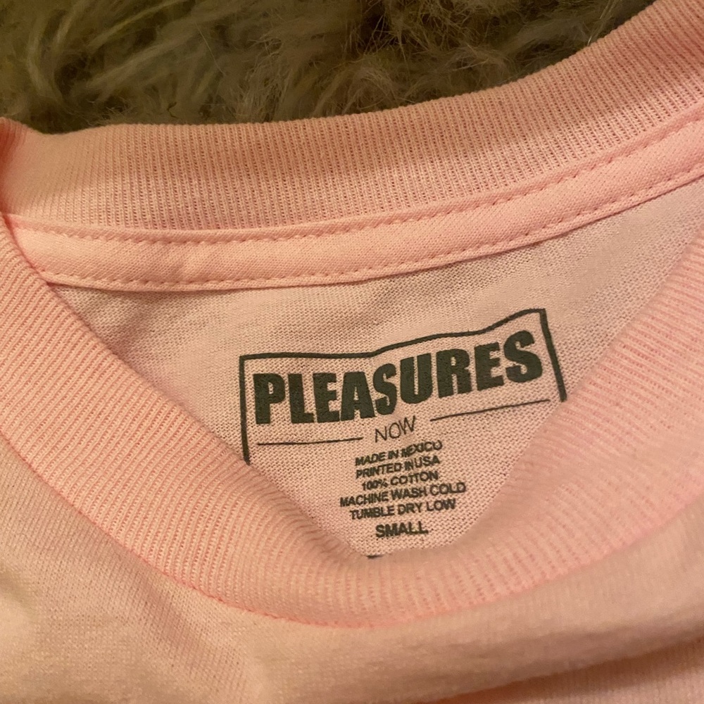 PLEASURES - Graphic Long Sleeve, Pink, Men’s Size Small - Picture 4 of 5